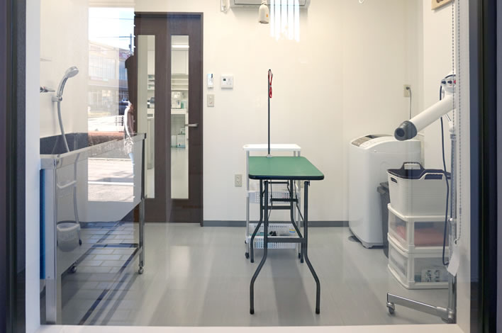 トリミング室外観2